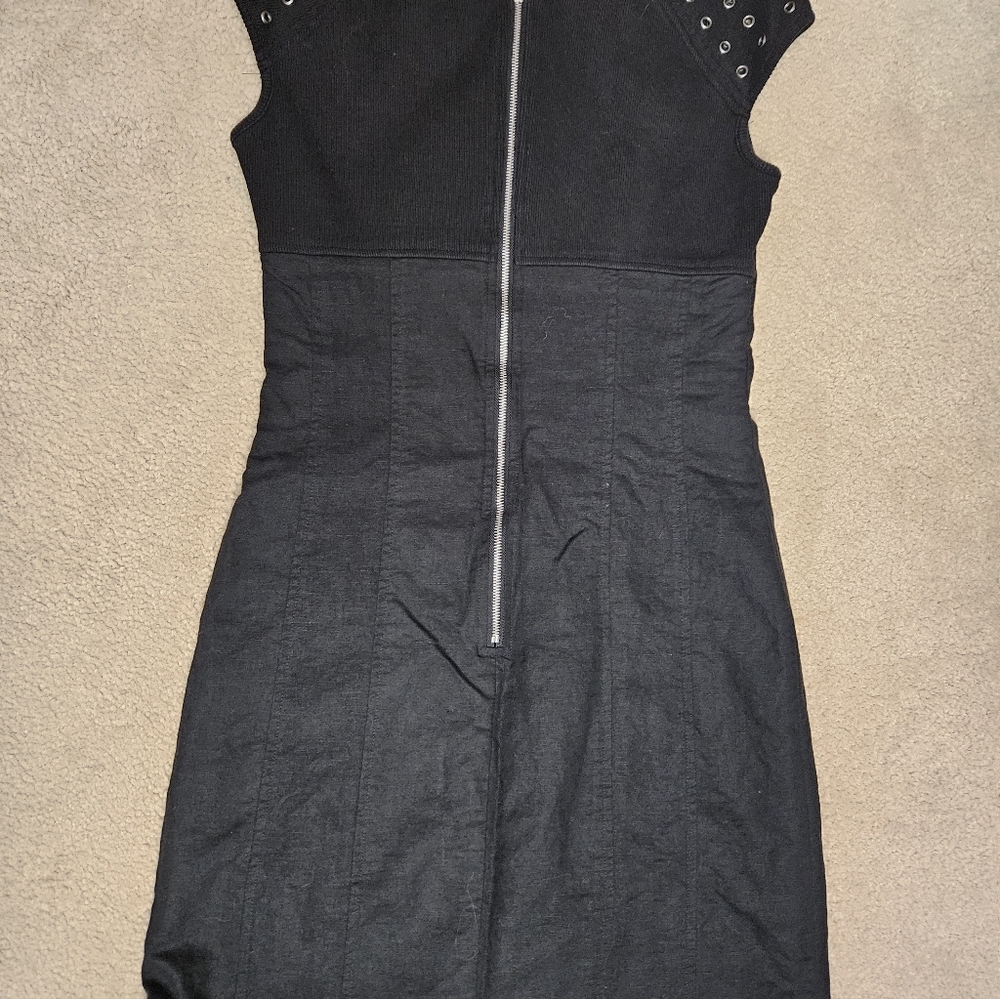 Dress - Picture 4 of 4